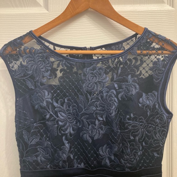 NWT Women’s Navy Formal Ruffled Evening Prom VFSHOW size M - Picture 12 of 12